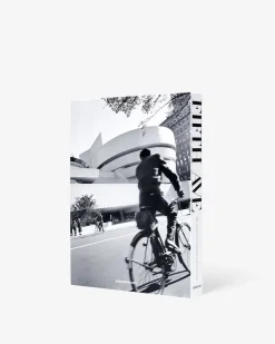 Fifth Avenue: 200 Years of Stories and Legends